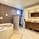 Vakantiehuis Maison Cosy A La Campagne - Jardin Privatif - Baignoire Balneo & Luminotherapie Glimes